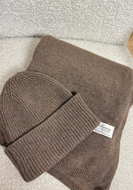 Czapka z szalem brąz jasny